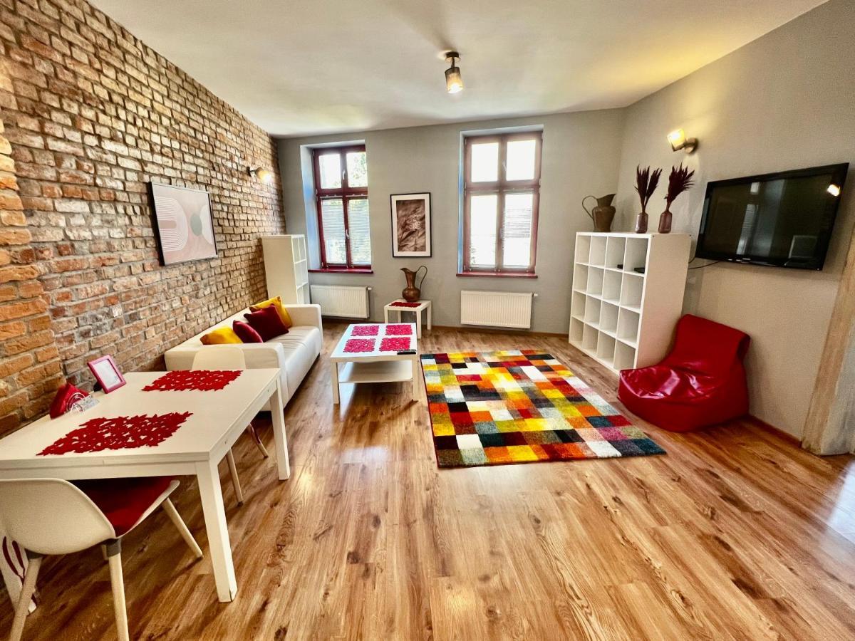 Red&Yellow Apartments Centrum Ольштын Экстерьер фото